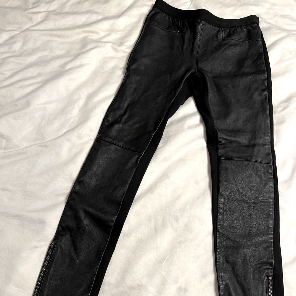 Victoria’s Secret Black Faux Leather Pants w/ Zipper Detailing Size 0